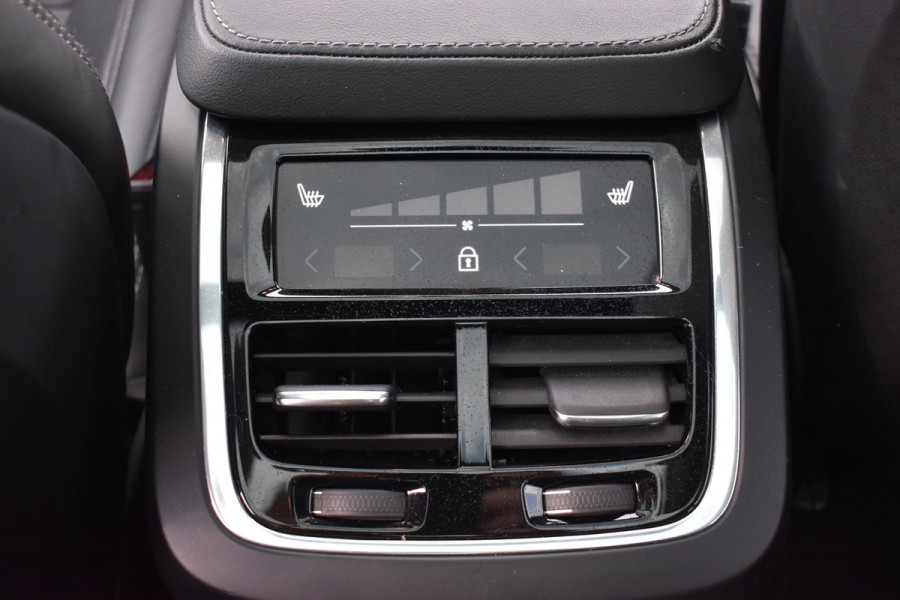 Volvo XC90 T8 455PK Recharge AWD Ultimate Bright | Luchtvering | B&W | Massage | Trekhaak | Stoelkoeling | HUD