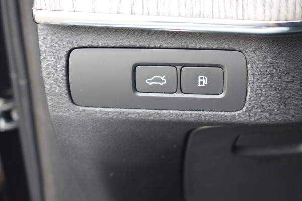 Volvo XC90 T8 455PK Recharge AWD Ultimate Bright | Luchtvering | B&W | Massage | Trekhaak | Stoelkoeling | HUD