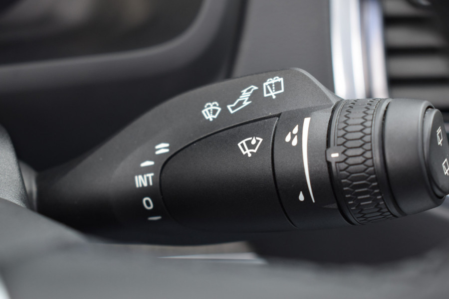 Volvo XC90 T8 455PK Recharge AWD Ultimate Bright | Luchtvering | B&W | Massage | Trekhaak | Stoelkoeling | HUD
