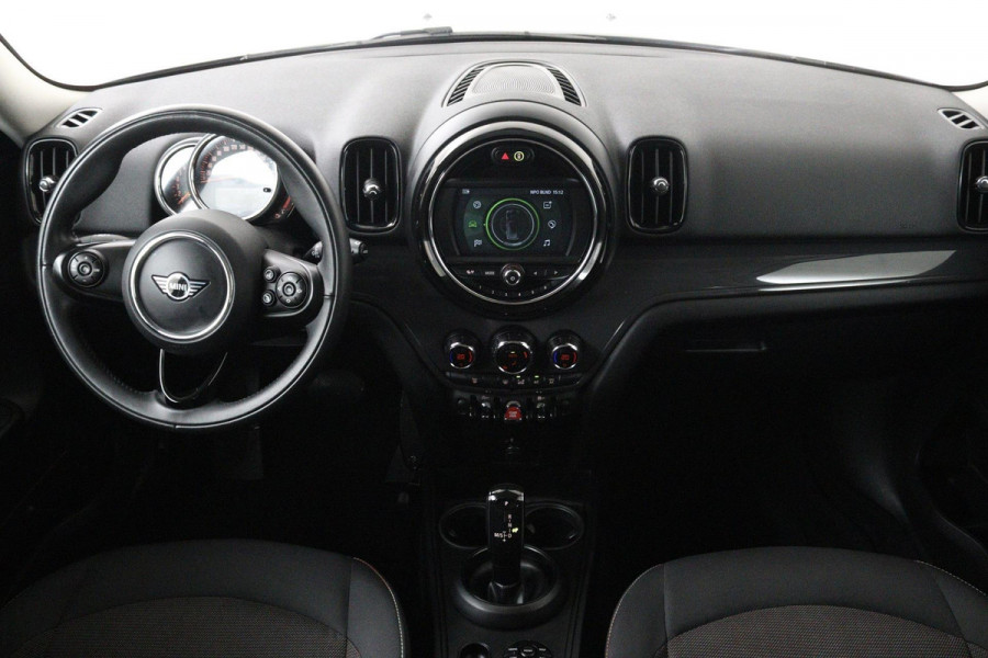 MINI Countryman 1.5 Cooper Business Edition Automaat (NAVIGATIE, PARKEERSENSOREN, CLIMA, 1e EIGENAAR, DEALER ONDERHOUDEN)