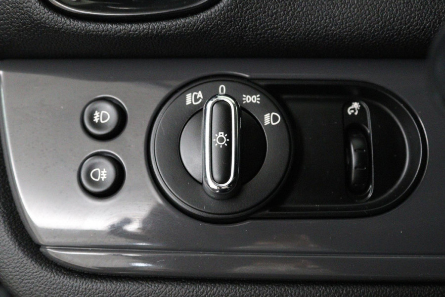 MINI Countryman 1.5 Cooper Business Edition Automaat (NAVIGATIE, PARKEERSENSOREN, CLIMA, 1e EIGENAAR, DEALER ONDERHOUDEN)