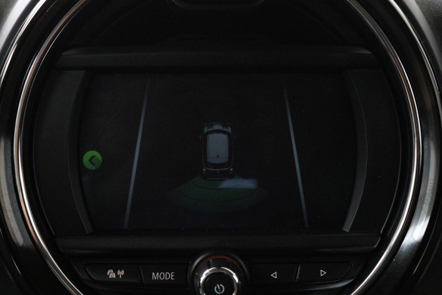 MINI Countryman 1.5 Cooper Business Edition Automaat (NAVIGATIE, PARKEERSENSOREN, CLIMA, 1e EIGENAAR, DEALER ONDERHOUDEN)