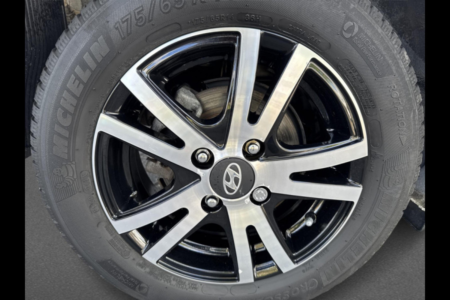 Hyundai i10 1.0i Comfort Navigatie en L.M. Velgen