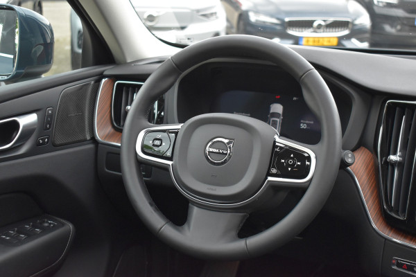 Volvo XC60 T6 Plug-in hybrid AWD Plus Bright | 21''LMV | H&K | Geventileerd leder | 360 Camera | ACC | Trekhaak