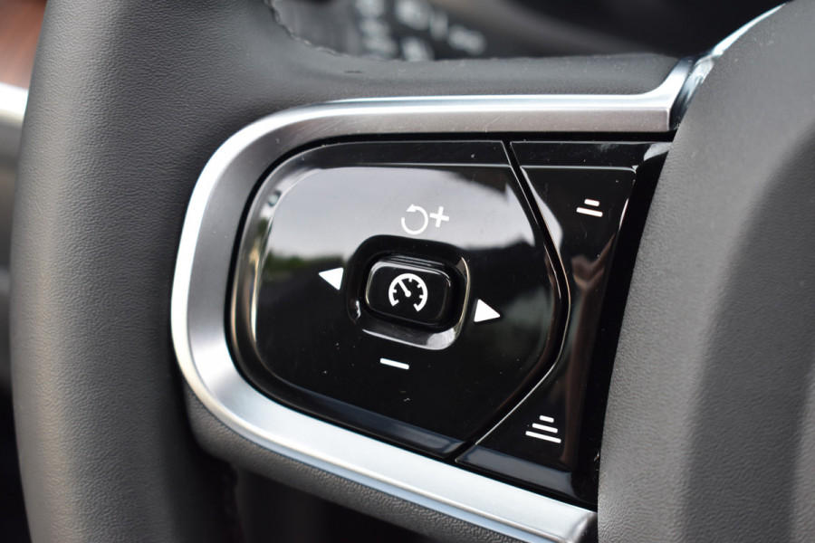 Volvo XC60 T6 Plug-in hybrid AWD Plus Bright | 21''LMV | H&K | Geventileerd leder | 360 Camera | ACC | Trekhaak