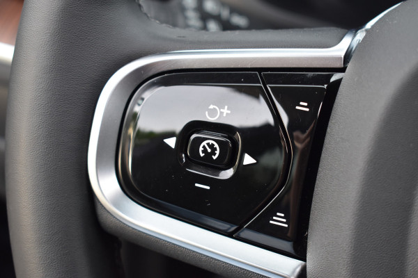 Volvo XC60 T6 Plug-in hybrid AWD Plus Bright | 21''LMV | H&K | Geventileerd leder | 360 Camera | ACC | Trekhaak