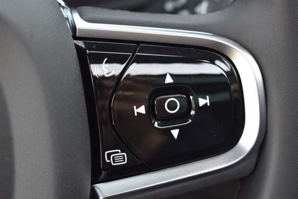 Volvo XC60 T6 Plug-in hybrid AWD Plus Bright | 21''LMV | H&K | Geventileerd leder | 360 Camera | ACC | Trekhaak