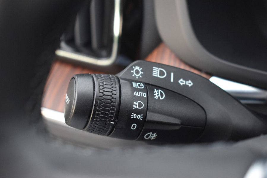 Volvo XC60 T6 Plug-in hybrid AWD Plus Bright | 21''LMV | H&K | Geventileerd leder | 360 Camera | ACC | Trekhaak
