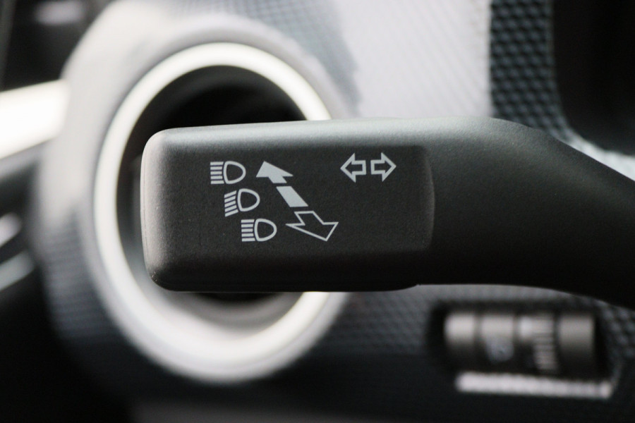 Volkswagen up! 1.0 BMT move up! 5-Deurs, LED, Airco, Bluetooth, DAB, Smartphone Integratie