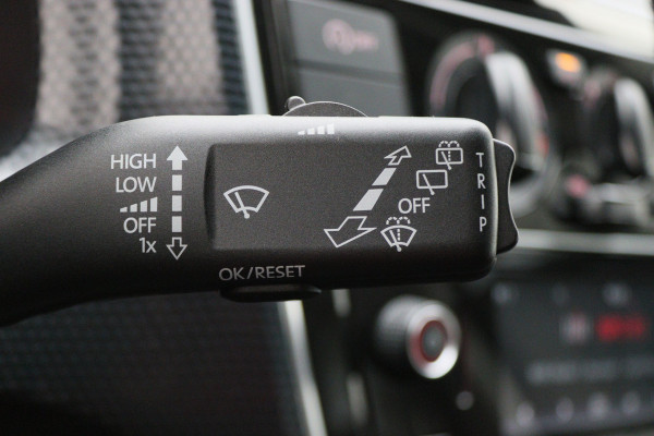 Volkswagen up! 1.0 BMT move up! 5-Deurs, LED, Airco, Bluetooth, DAB, Smartphone Integratie