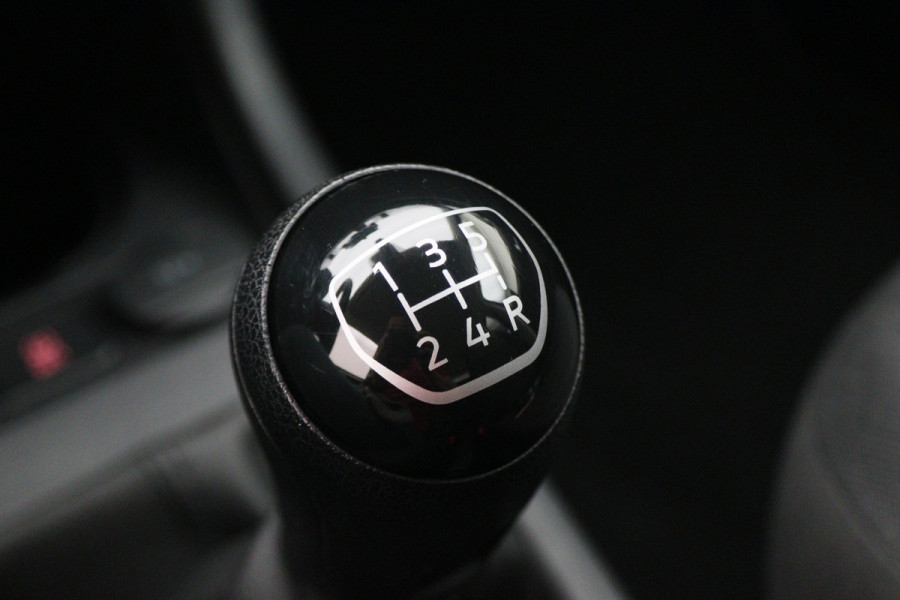 Volkswagen up! 1.0 BMT move up! 5-Deurs, LED, Airco, Bluetooth, DAB, Smartphone Integratie