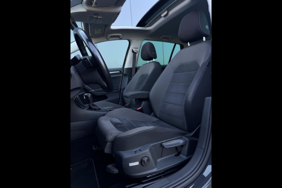 Volkswagen Golf 1.5 TSI HL Bns R DSG FULL PANO NAVI ACC ECC PDC ELEK PAKKET