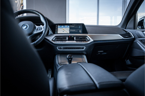 BMW X5 xDrive45e High Executive - M Sport | Panorama | Elek. Trekhaak | 360 Camera | Memory