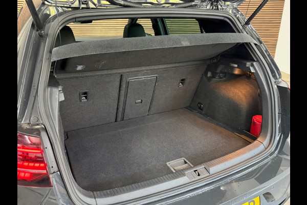Volkswagen Golf 1.5 TSI Highline Business R LEDER / PANO / LED / CAMERA/ NAVI/ 18INCH / CLIMATE / STOELVERWARMING / BOMVOLLE GOLF!
