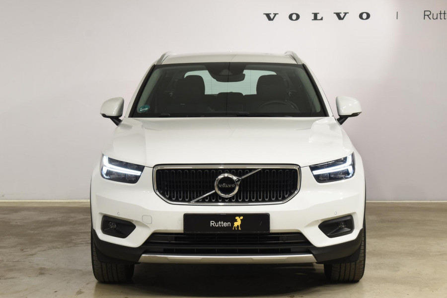 Volvo XC40 T2 129PK Business Pro / Navigatie / Parkeersensoren + Camera / Adaptieve Cruise Control / Stuur-Stoelverwarming / Elektrische Achterklep / LM Velgen