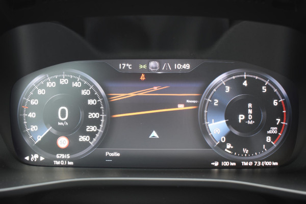 Volvo XC40 T2 129PK Business Pro / Navigatie / Parkeersensoren + Camera / Adaptieve Cruise Control / Stuur-Stoelverwarming / Elektrische Achterklep / LM Velgen