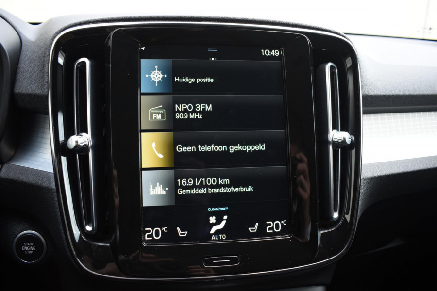 Volvo XC40 T2 129PK Business Pro / Navigatie / Parkeersensoren + Camera / Adaptieve Cruise Control / Stuur-Stoelverwarming / Elektrische Achterklep / LM Velgen
