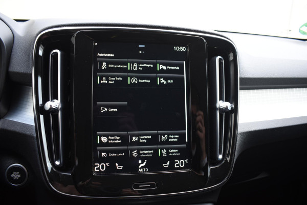Volvo XC40 T2 129PK Business Pro / Navigatie / Parkeersensoren + Camera / Adaptieve Cruise Control / Stuur-Stoelverwarming / Elektrische Achterklep / LM Velgen