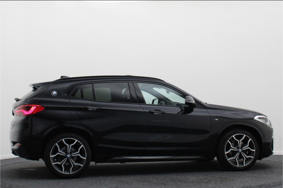 BMW X2 sDrive18i High Executive M Sport Automaat Leer, Panoramadak, LED, Camera, DAB, Afn. Trekhaak, 19"