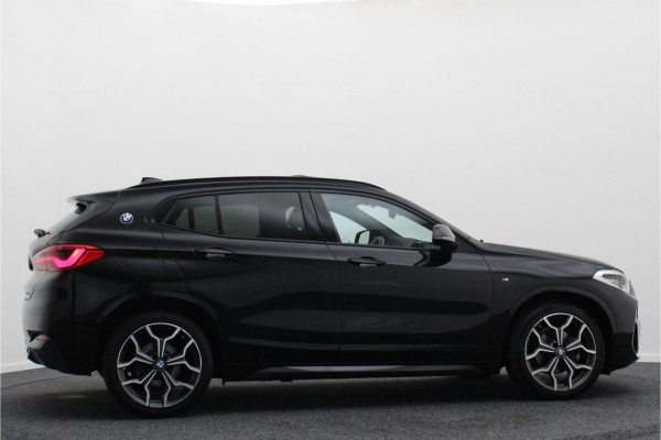 BMW X2 sDrive18i High Executive M Sport Automaat Leer, Panoramadak, LED, Camera, DAB, Afn. Trekhaak, 19"