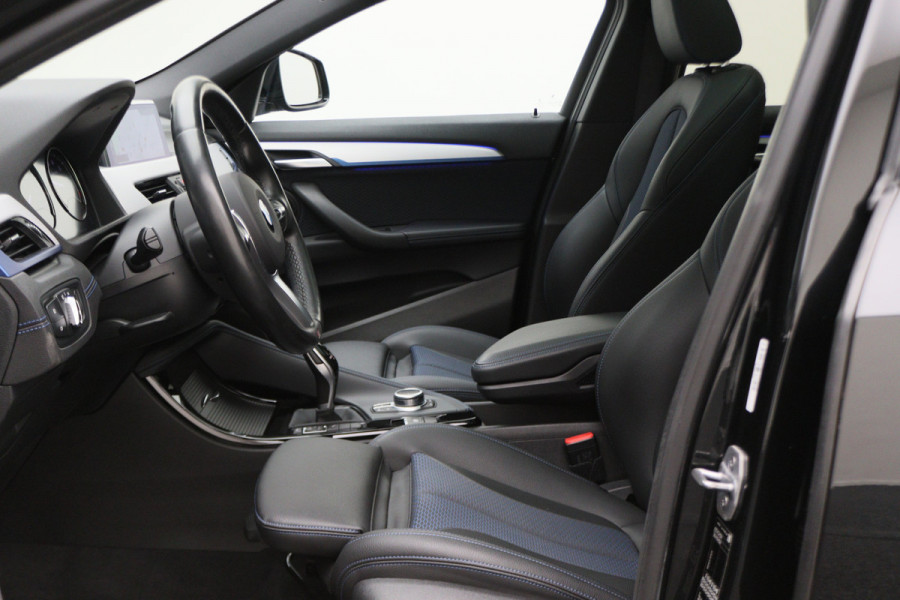BMW X2 sDrive18i High Executive M Sport Automaat Leer, Panoramadak, LED, Camera, DAB, Afn. Trekhaak, 19"