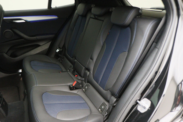 BMW X2 sDrive18i High Executive M Sport Automaat Leer, Panoramadak, LED, Camera, DAB, Afn. Trekhaak, 19"