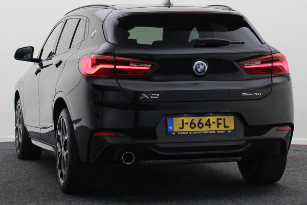 BMW X2 sDrive18i High Executive M Sport Automaat Leer, Panoramadak, LED, Camera, DAB, Afn. Trekhaak, 19"