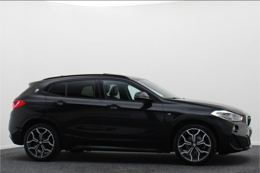 BMW X2 sDrive18i High Executive M Sport Automaat Leer, Panoramadak, LED, Camera, DAB, Afn. Trekhaak, 19"