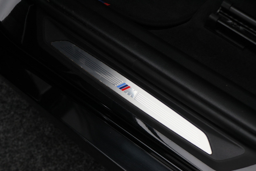 BMW X2 sDrive18i High Executive M Sport Automaat Leer, Panoramadak, LED, Camera, DAB, Afn. Trekhaak, 19"