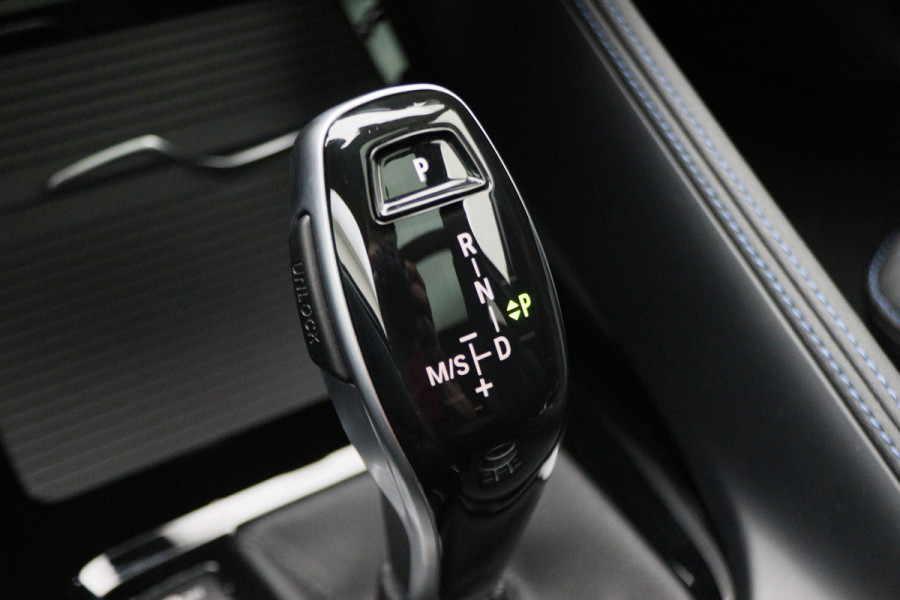 BMW X2 sDrive18i High Executive M Sport Automaat Leer, Panoramadak, LED, Camera, DAB, Afn. Trekhaak, 19"
