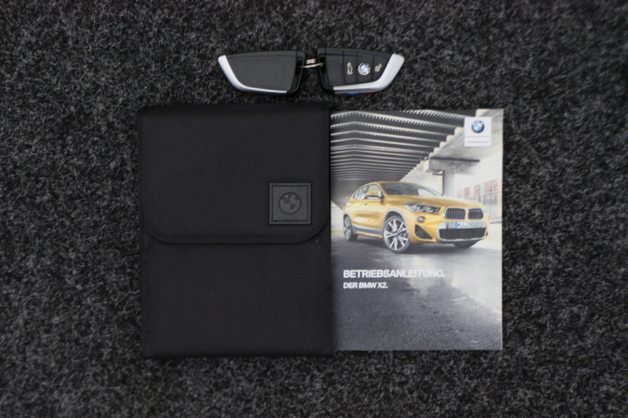 BMW X2 sDrive18i High Executive M Sport Automaat Leer, Panoramadak, LED, Camera, DAB, Afn. Trekhaak, 19"