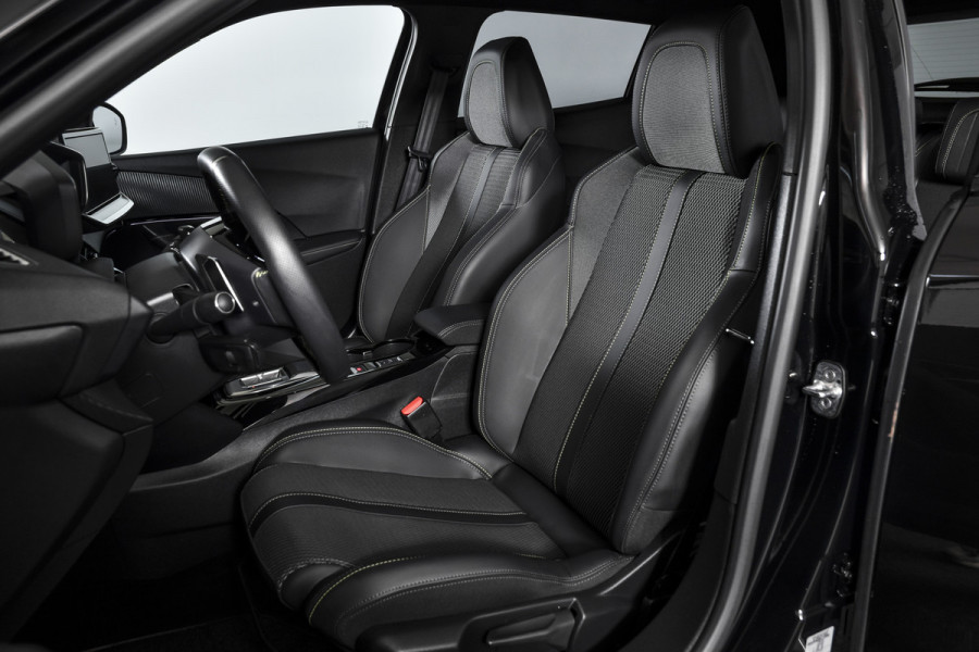 Peugeot 2008 1.2 PureTech 130 PK GT - Automaat | Dig. Cockpit | Adapt. Cruise | PDC | Camera | App. Connect | ECC | DAB | LM 17" | 9966