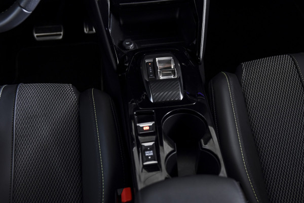 Peugeot 2008 1.2 PureTech 130 PK GT - Automaat | Dig. Cockpit | Adapt. Cruise | PDC | Camera | App. Connect | ECC | DAB | LM 17" | 9966