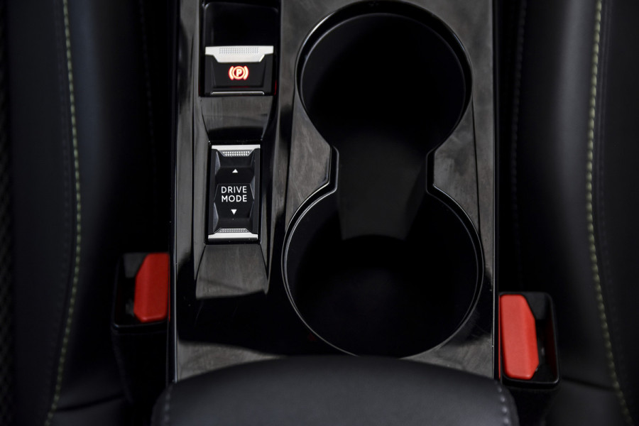 Peugeot 2008 1.2 PureTech 130 PK GT - Automaat | Dig. Cockpit | Adapt. Cruise | PDC | Camera | App. Connect | ECC | DAB | LM 17" | 9966