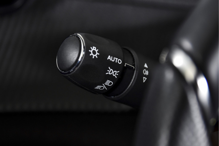 Peugeot 2008 1.2 PureTech 130 PK GT - Automaat | Dig. Cockpit | Adapt. Cruise | PDC | Camera | App. Connect | ECC | DAB | LM 17" | 9966