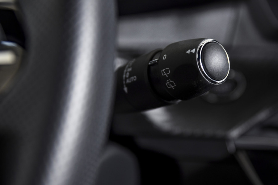 Peugeot 2008 1.2 PureTech 130 PK GT - Automaat | Dig. Cockpit | Adapt. Cruise | PDC | Camera | App. Connect | ECC | DAB | LM 17" | 9966