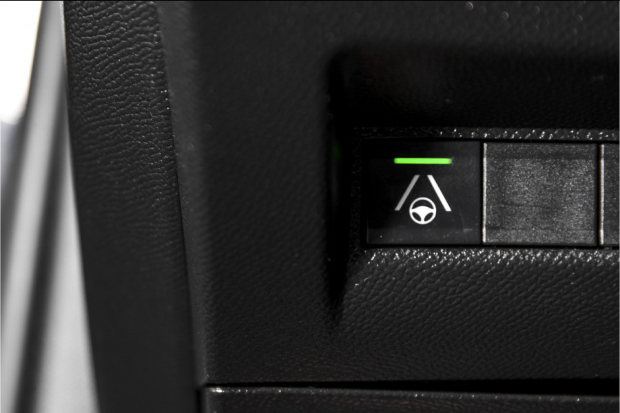 Peugeot 2008 1.2 PureTech 130 PK GT - Automaat | Dig. Cockpit | Adapt. Cruise | PDC | Camera | App. Connect | ECC | DAB | LM 17" | 9966