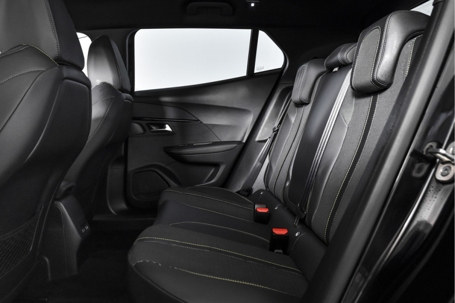 Peugeot 2008 1.2 PureTech 130 PK GT - Automaat | Dig. Cockpit | Adapt. Cruise | PDC | Camera | App. Connect | ECC | DAB | LM 17" | 9966