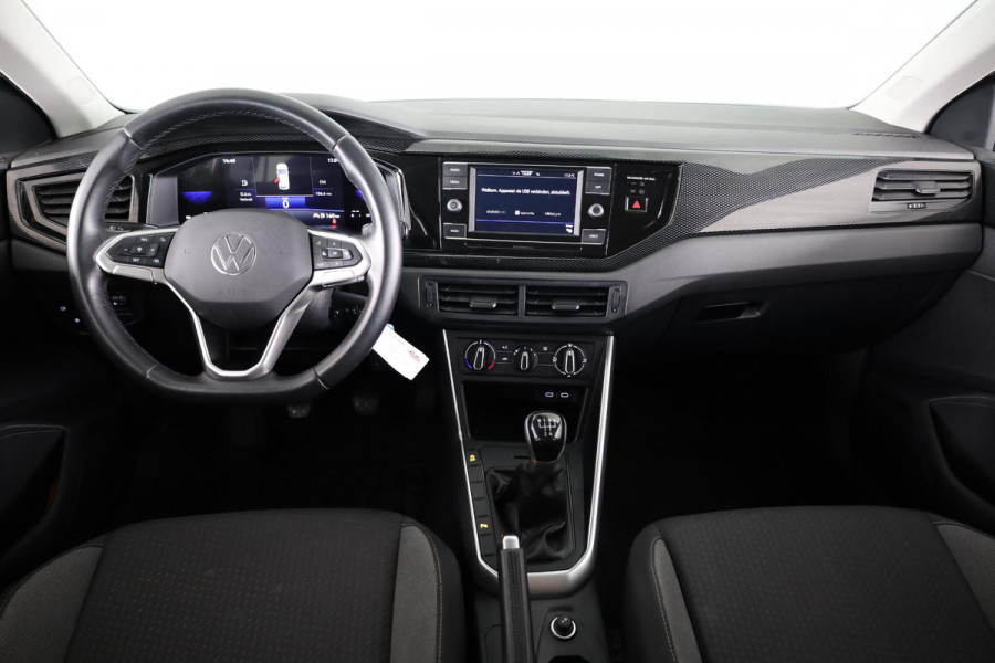 Volkswagen Polo 1.0 TSI Life 95 pk | Verlengde garantie | Navigatie via App | Parkeersensoren | Adaptieve cruise control | LED koplampen |