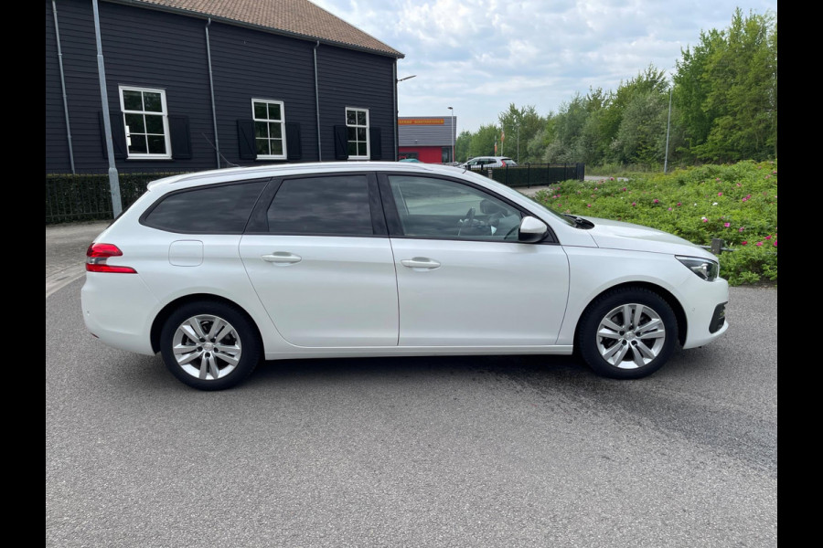 Peugeot 308 SW 1.2 PureTech Blue Lease Executive Panoramdak Navi Led-xenon Pdc