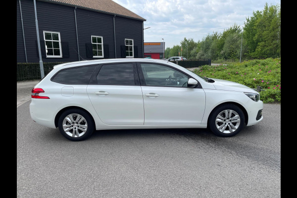 Peugeot 308 SW 1.2 PureTech Blue Lease Executive Panoramdak Navi Led-xenon Pdc