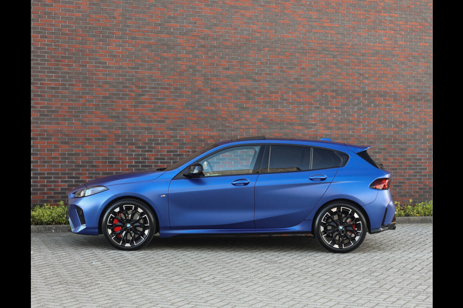 BMW 1-serie M135 xDrive *Individual*Pano*H&K*HUD*