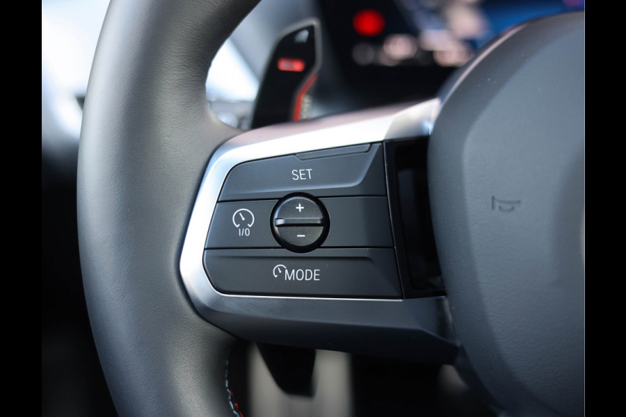 BMW 1-serie M135 xDrive *Individual*Pano*H&K*HUD*