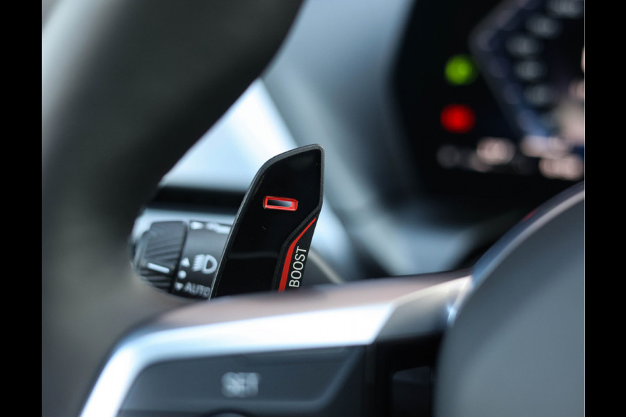 BMW 1-serie M135 xDrive *Individual*Pano*H&K*HUD*