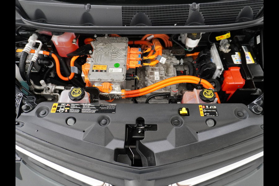 Opel Ampera-E 65kWh Nieuw+Grootste-Accu+garantie-AUG-2031! 204pk AUT. LEER Apple Carplay Android Auto Camera Pdc Dodehoek Ecc Apps Bordherkenn Adapt Parkeersensoren Connected-Service Multimedia WiFi voorber. Business Executive Unieke km stand!