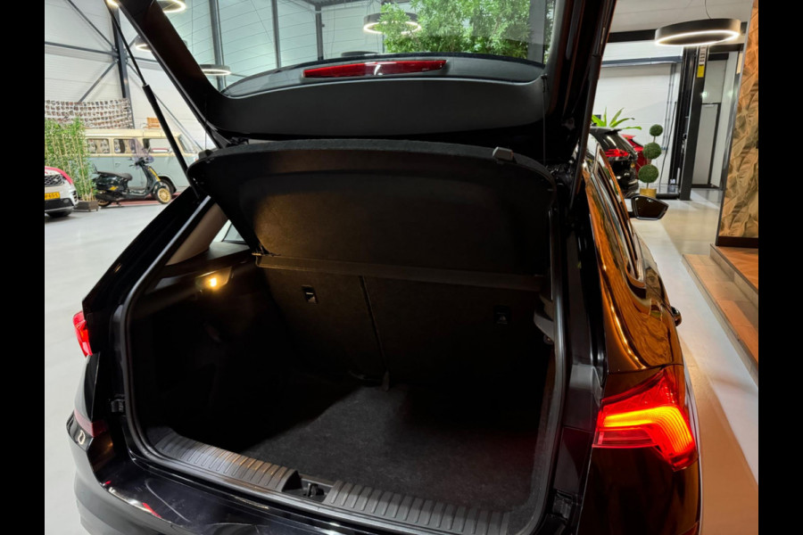 Škoda Kamiq 1.0 TSI Ambition Garantie CarPlay Camera PDC Front Ass Lane Ass Cruise Clima DAB Navi Rijklaar