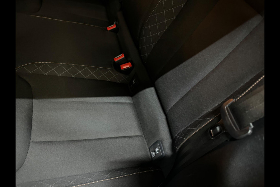 Škoda Kamiq 1.0 TSI Ambition Garantie CarPlay Camera PDC Front Ass Lane Ass Cruise Clima DAB Navi Rijklaar