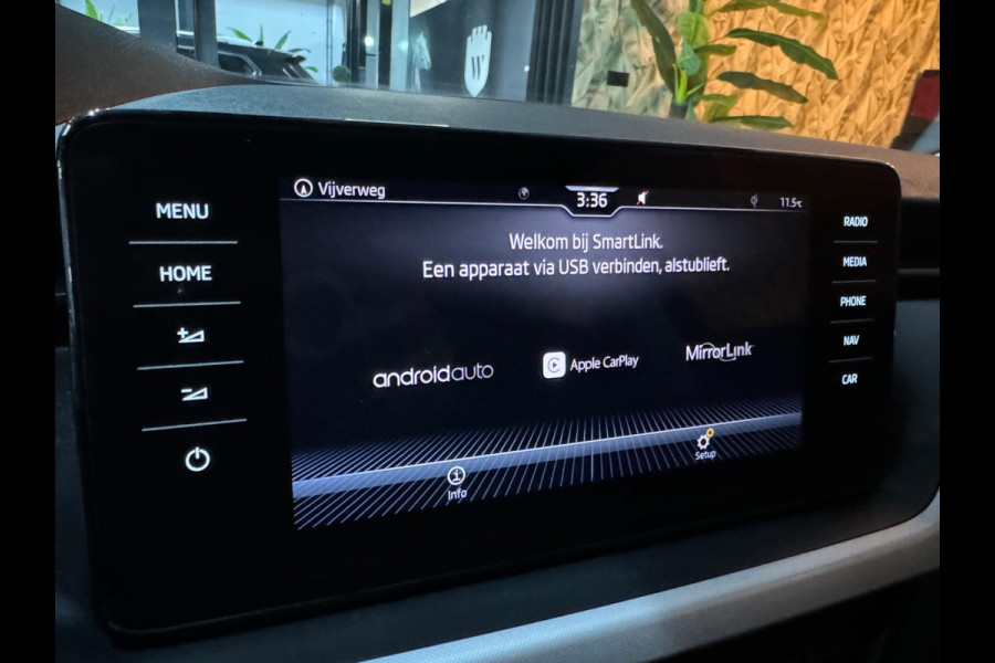 Škoda Kamiq 1.0 TSI Ambition Garantie CarPlay Camera PDC Front Ass Lane Ass Cruise Clima DAB Navi Rijklaar