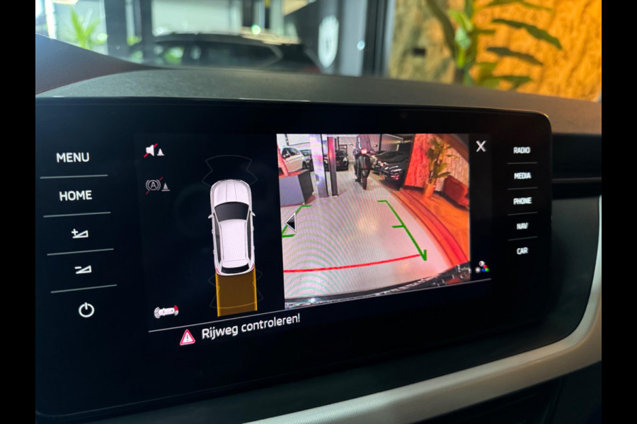 Škoda Kamiq 1.0 TSI Ambition Garantie CarPlay Camera PDC Front Ass Lane Ass Cruise Clima DAB Navi Rijklaar