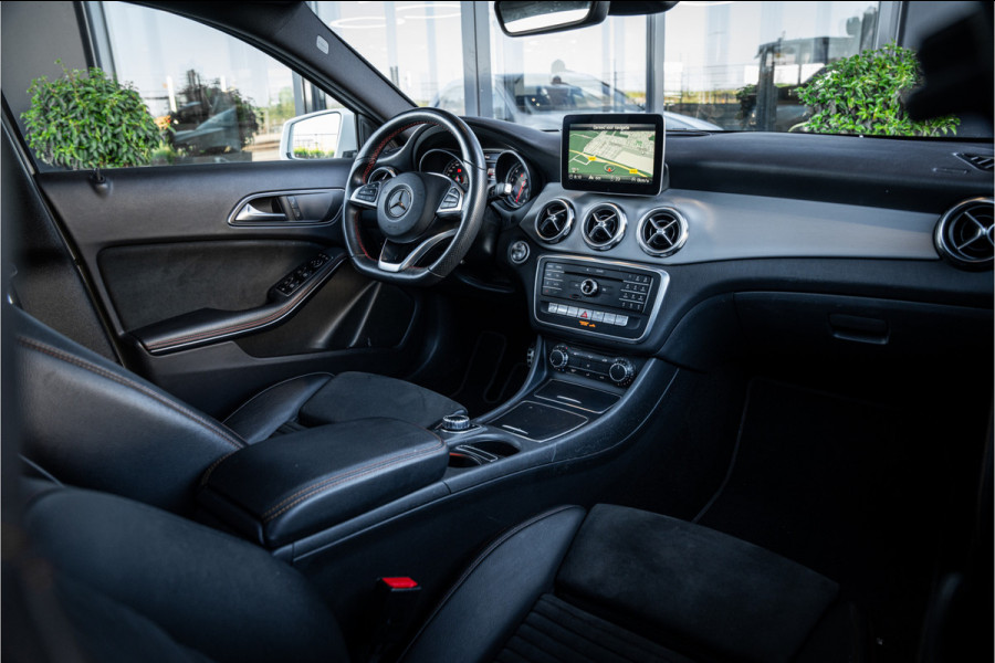 Mercedes-Benz GLA GLA200 Premium Plus - AMG Line | Panorama | Camera | Navi | Stoelverwarming